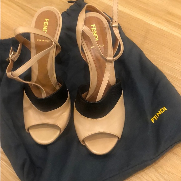 Fendi peep toe strappy heels *LIKE NEW* - Picture 2 of 6